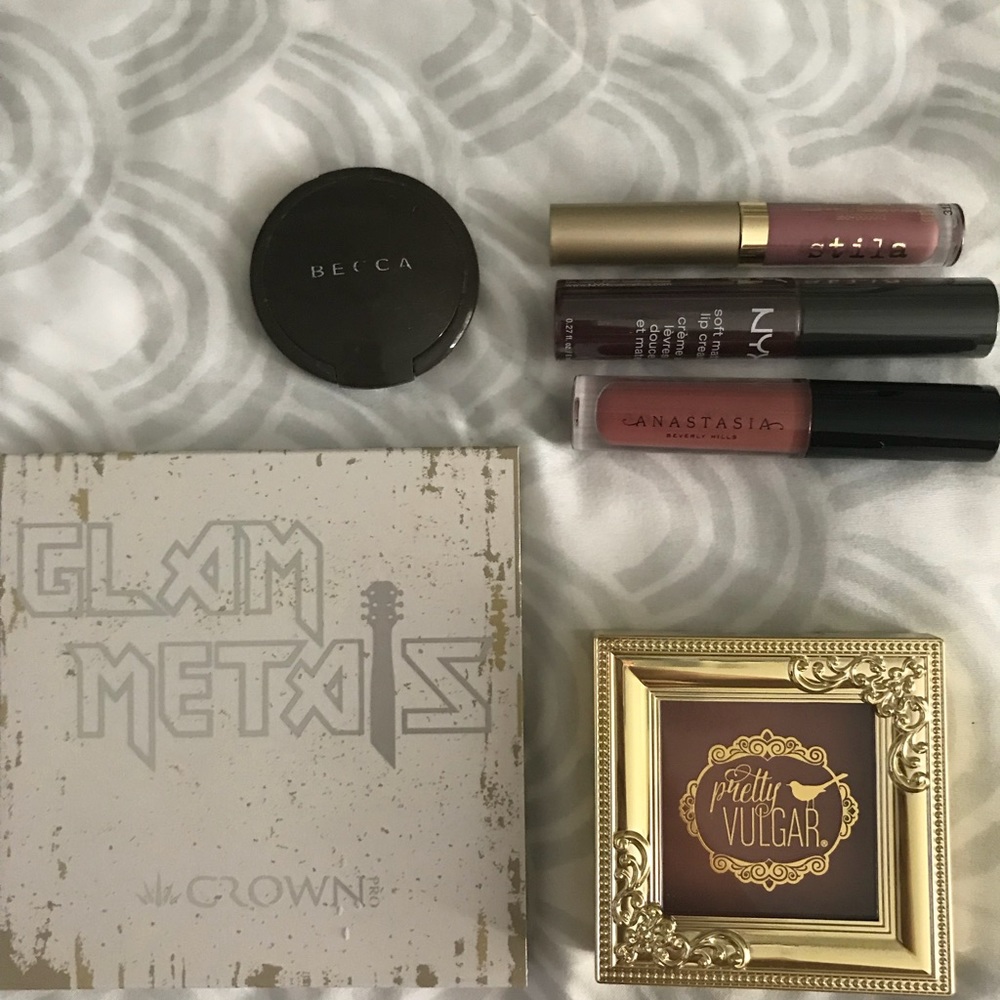 New/Slightly Used Makeup Bundle 🙌🏻